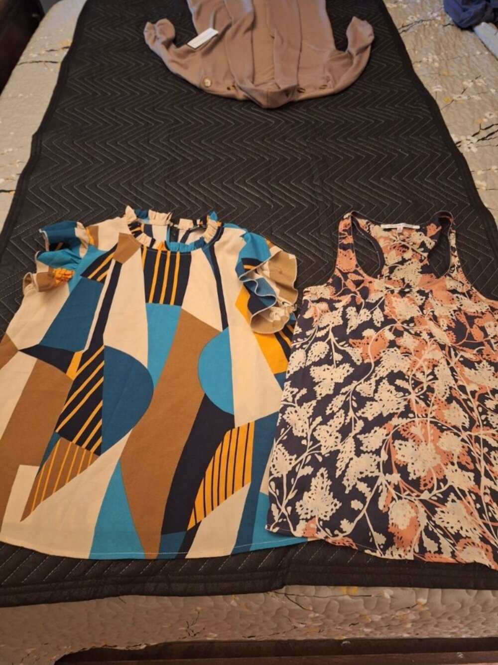 Lot of 2 Women’s Colorful Print Blouses Size Medium Casual Lightweight Tops